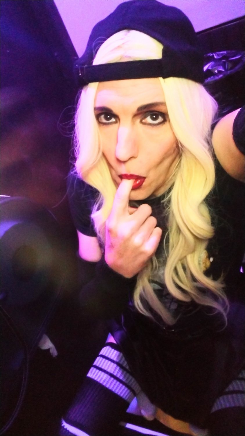 Good Sissies Sit to Tinkle #Y791JrGQ