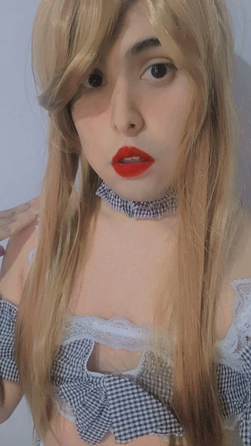 DocilDoll @DocilDoll #T6WqLI2c