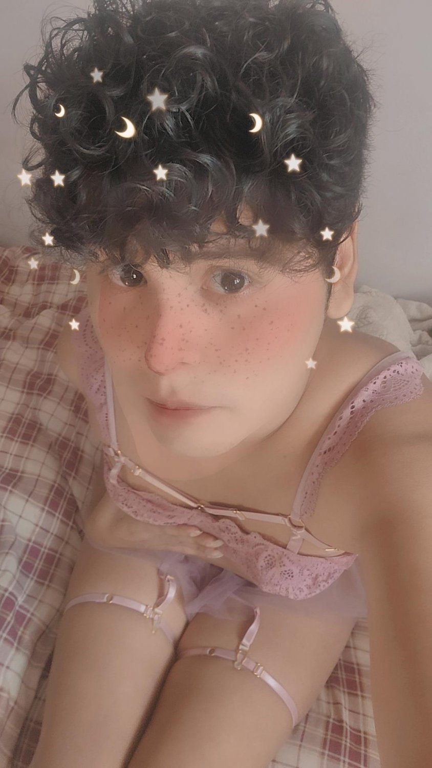 DocilDoll @DocilDoll #dDFKSdPl