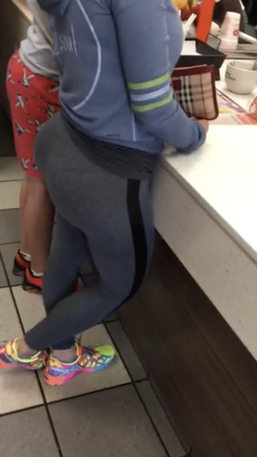 pawg milf phat ass #oDEZasea