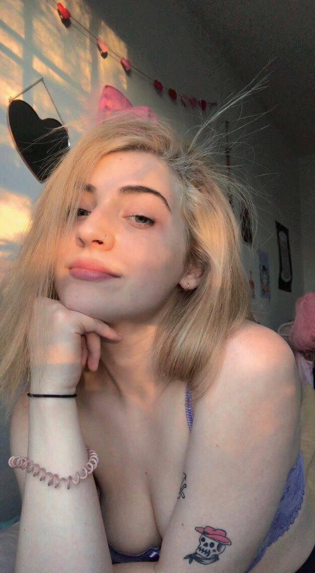 Slut Sarah for all of you to enjoy #PsYbOVaf