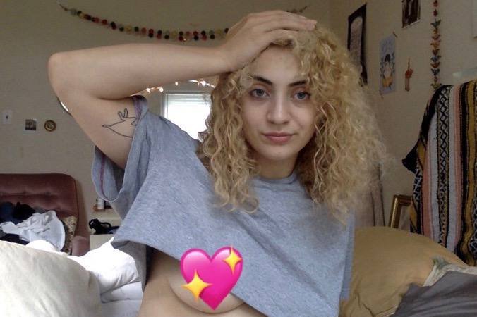 Slut Sarah for all of you to enjoy #mqVyQHEy