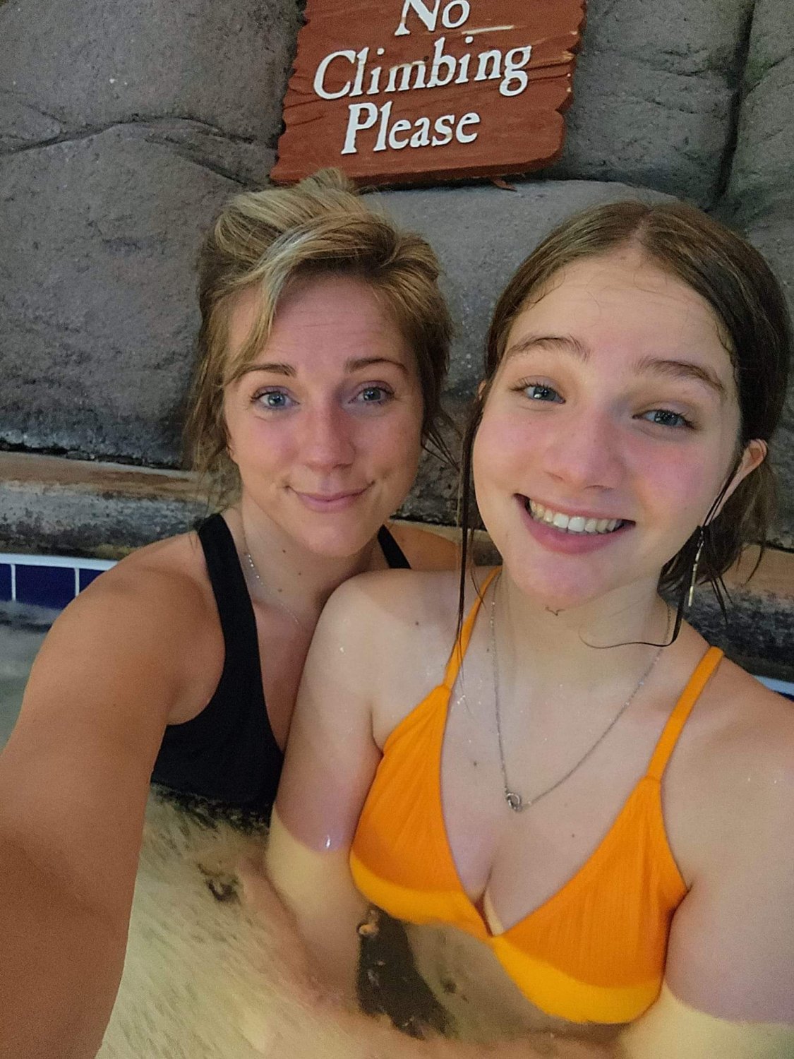 Mother or daughter? #zNEcvM0F