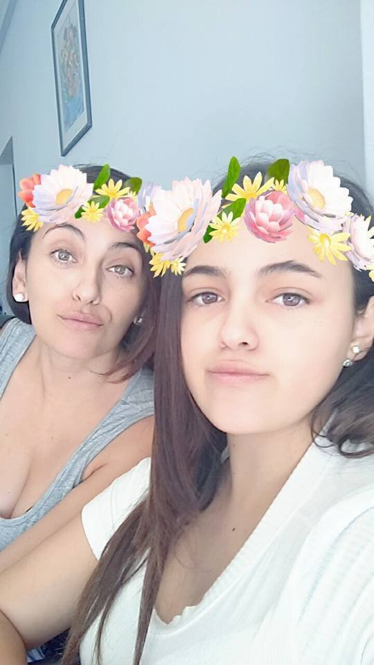 Latin mother and daughter #cofBfp8Z