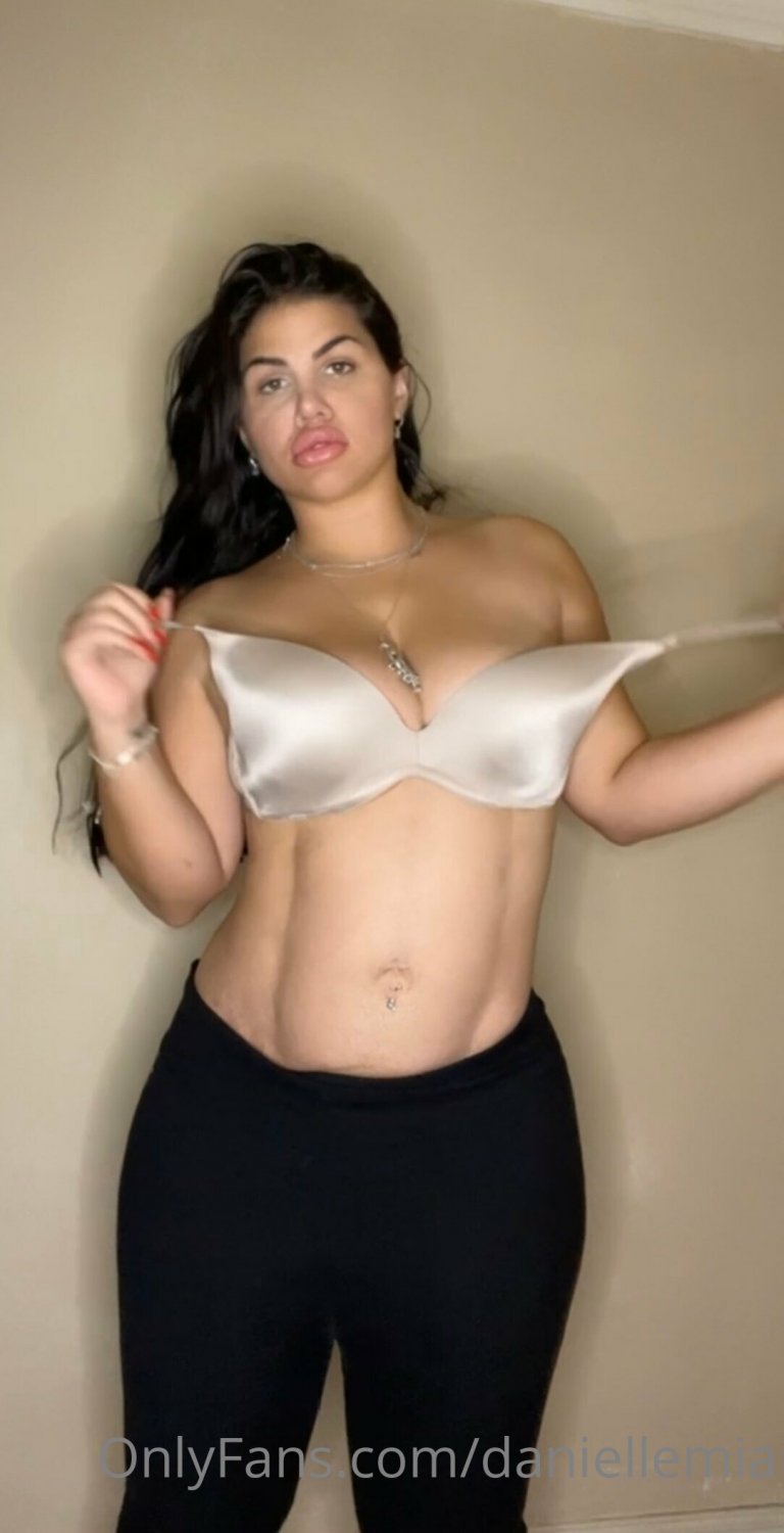 Danielle #0BPfeqJt
