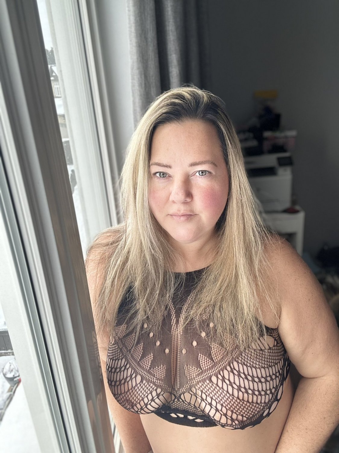 Gorgeous Canadian Twitter girl #X8ZRn7Rq