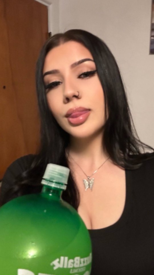 Brunette 18 slut #ZVFKBOh6