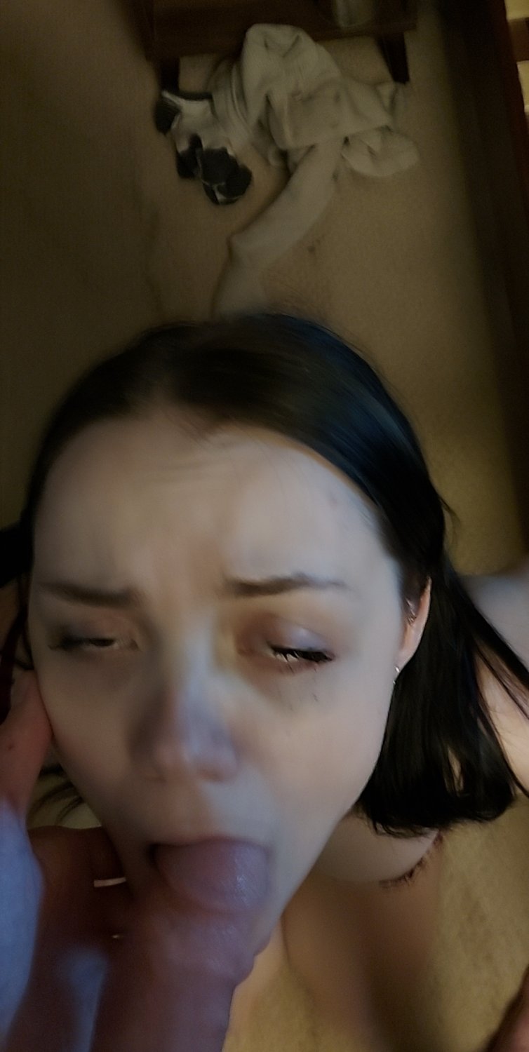 Raven haired teen likes being recorded #KoUA5hla