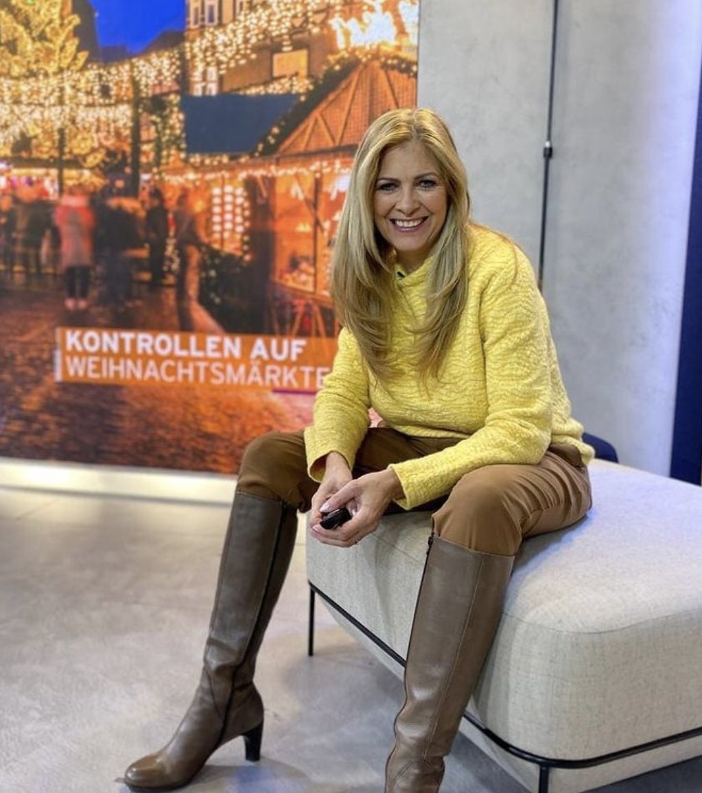 Misc Celebs - Boots and Leather #3VWdkoFB