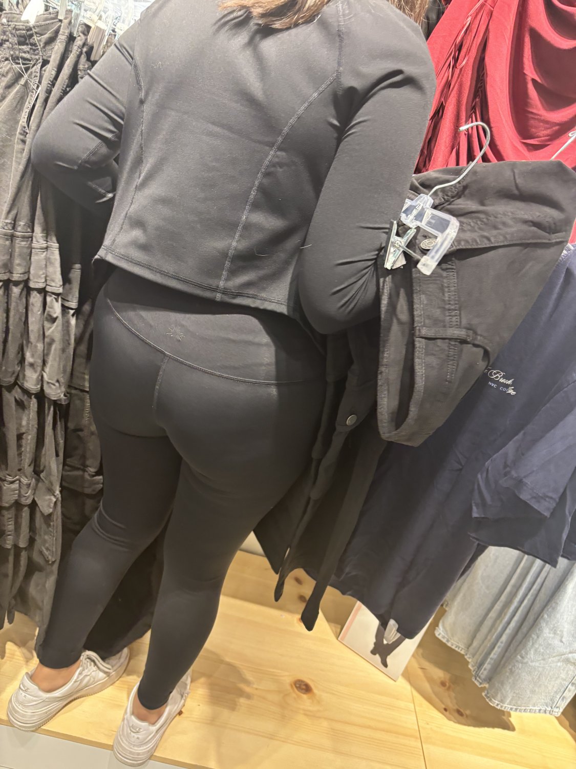 Fit booty candid #0pMTbSbS