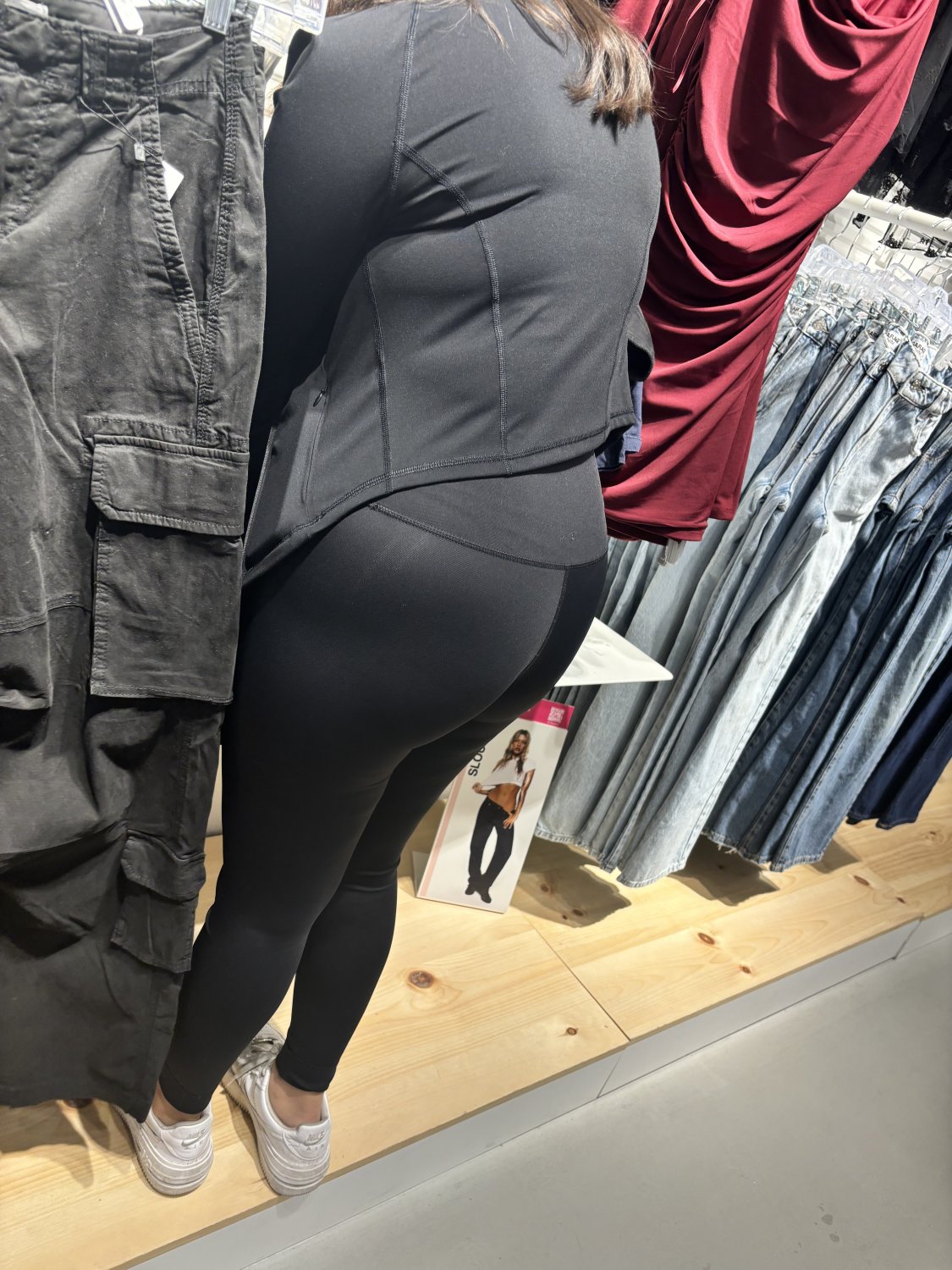 Fit booty candid #1WgfefXI