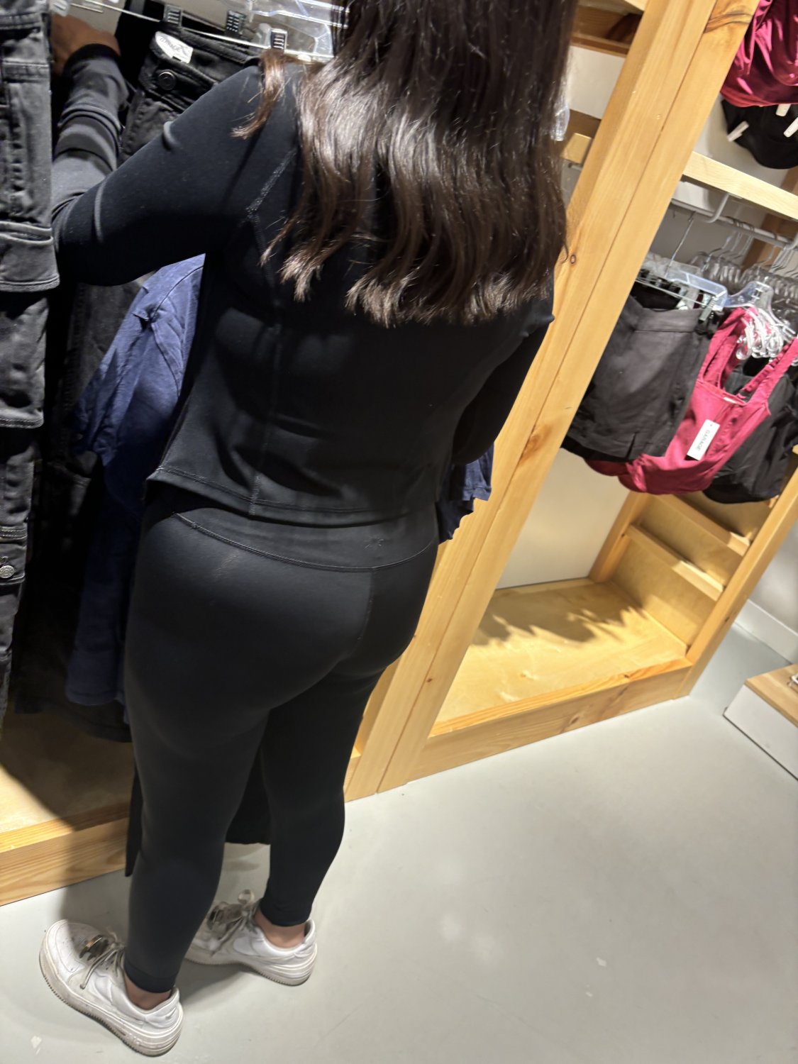 Fit booty candid #3VVdotD5