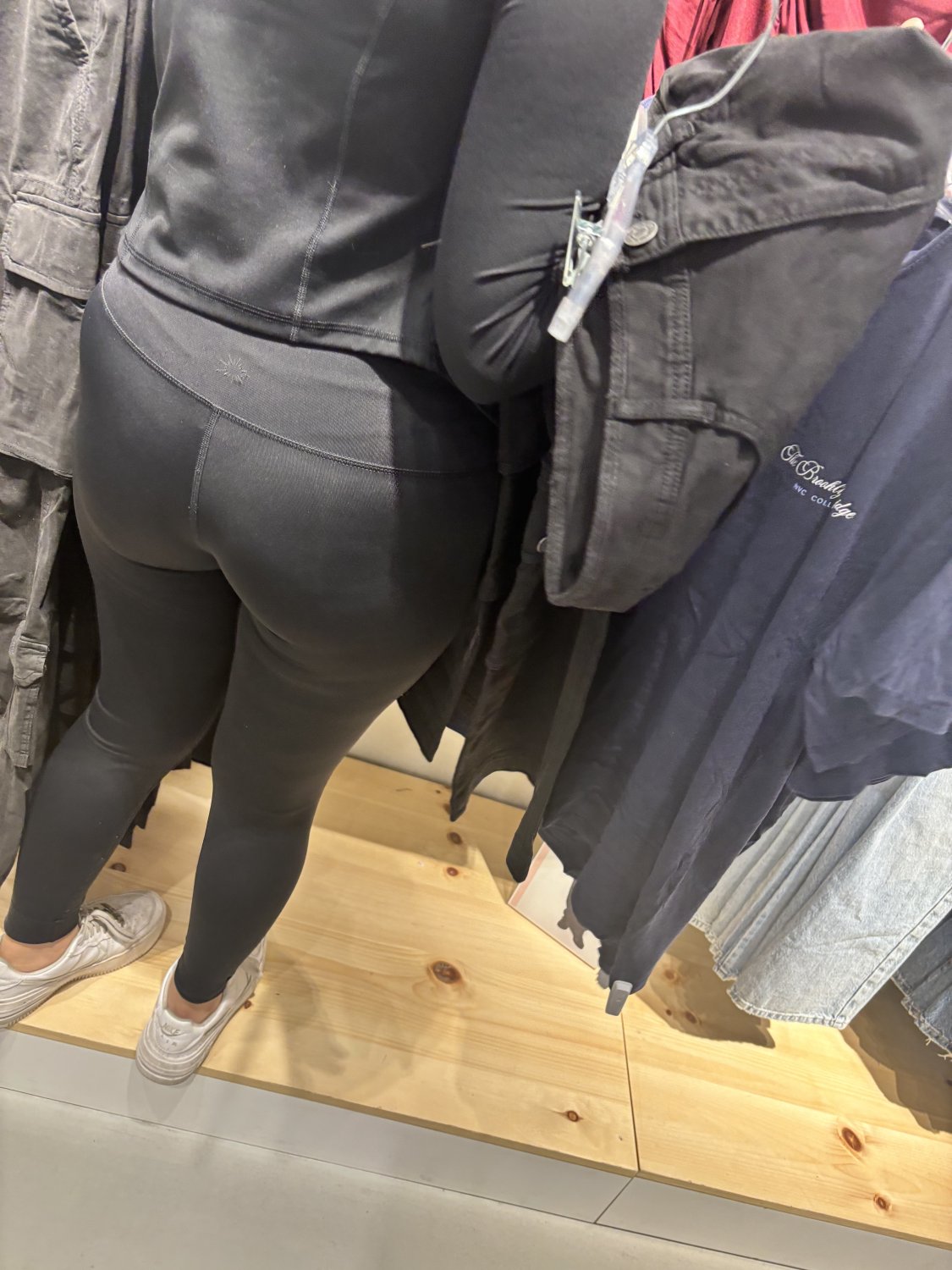 Fit booty candid #OSaFhFps