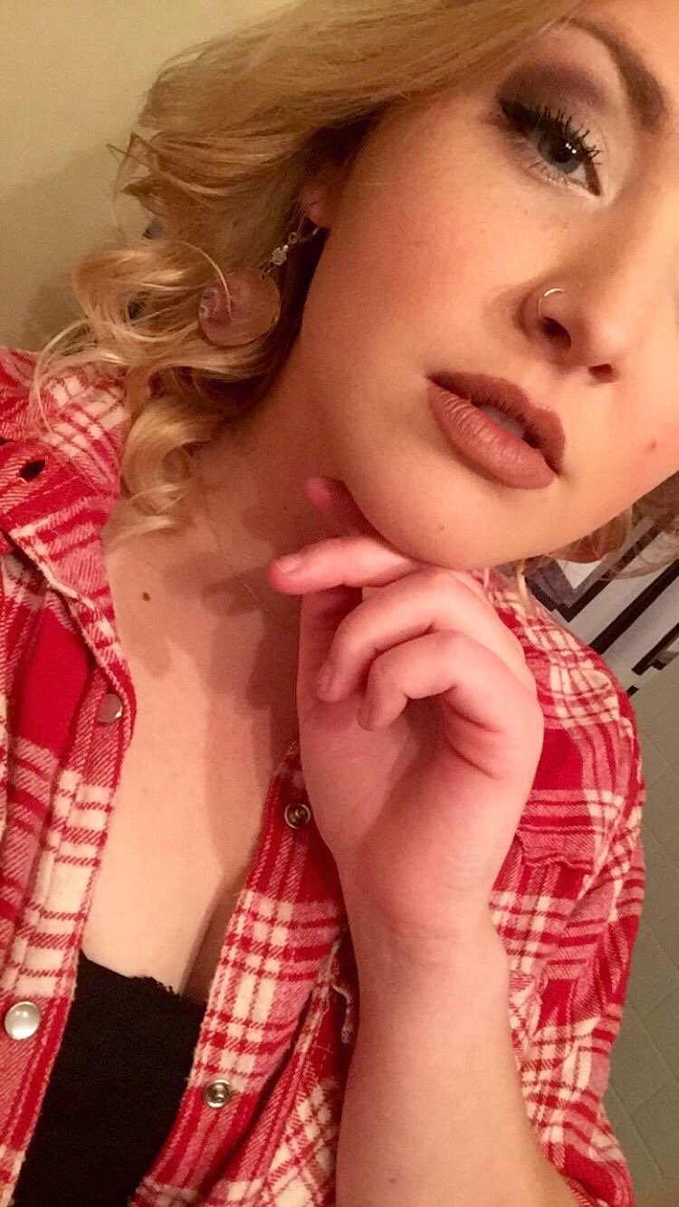 Mommy wearing lipstick 🔥 #5t4q6D70