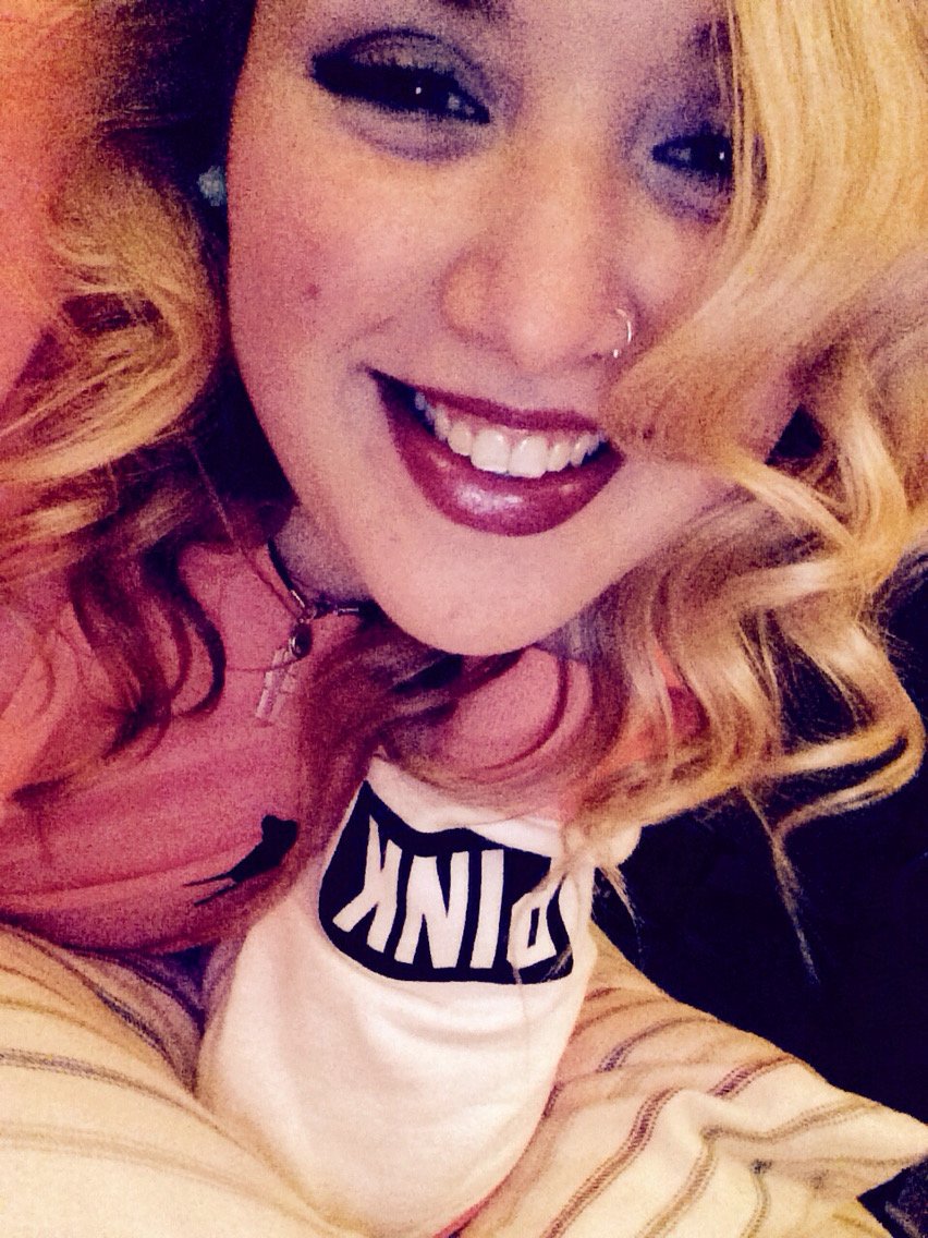 Mommy wearing lipstick 🔥 #QYd6IWDy