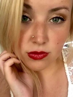 Mommy wearing lipstick 🔥 #b8SYNVi3