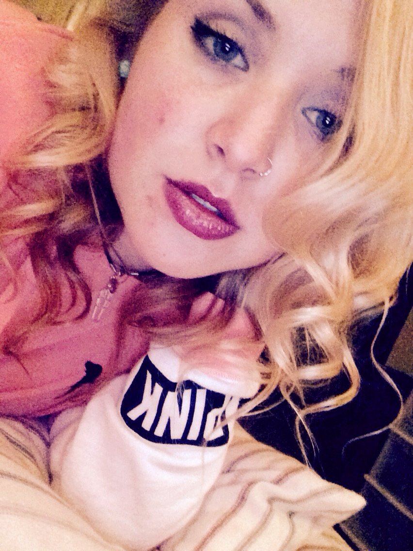 Mommy wearing lipstick 🔥 #hbtn0M5H