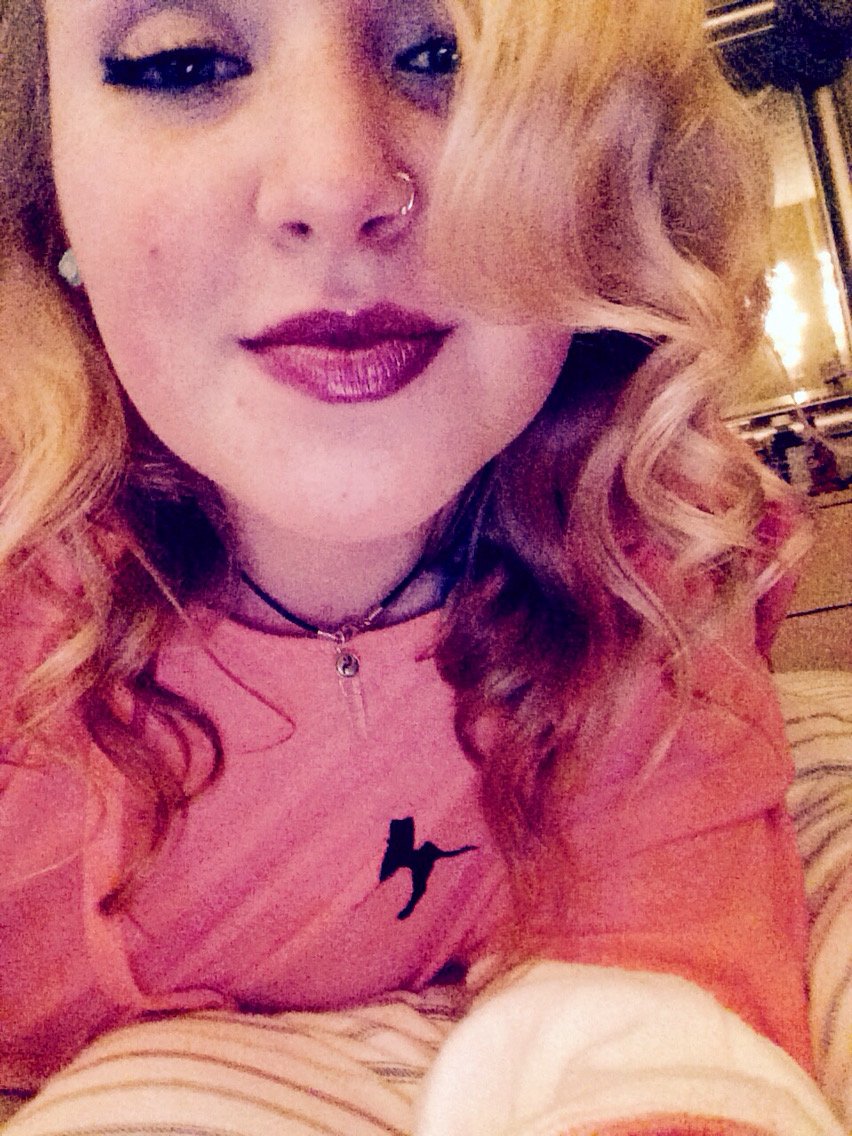 Mommy wearing lipstick 🔥 #hww8N95W