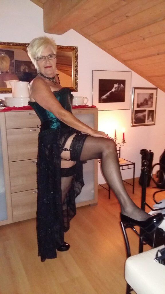 Renate Birner 64j #Z2iF0APy