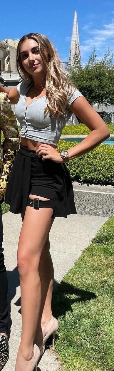 Emelia Hartford is so hot #01qqe6Y2