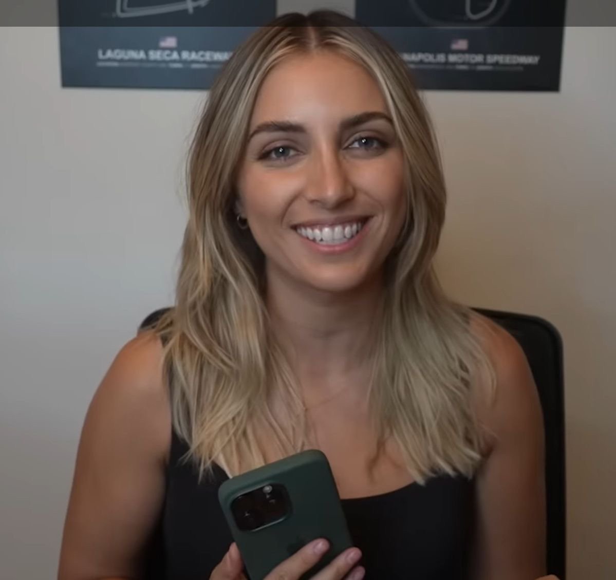 Emelia Hartford is so hot #CzDkJhnV