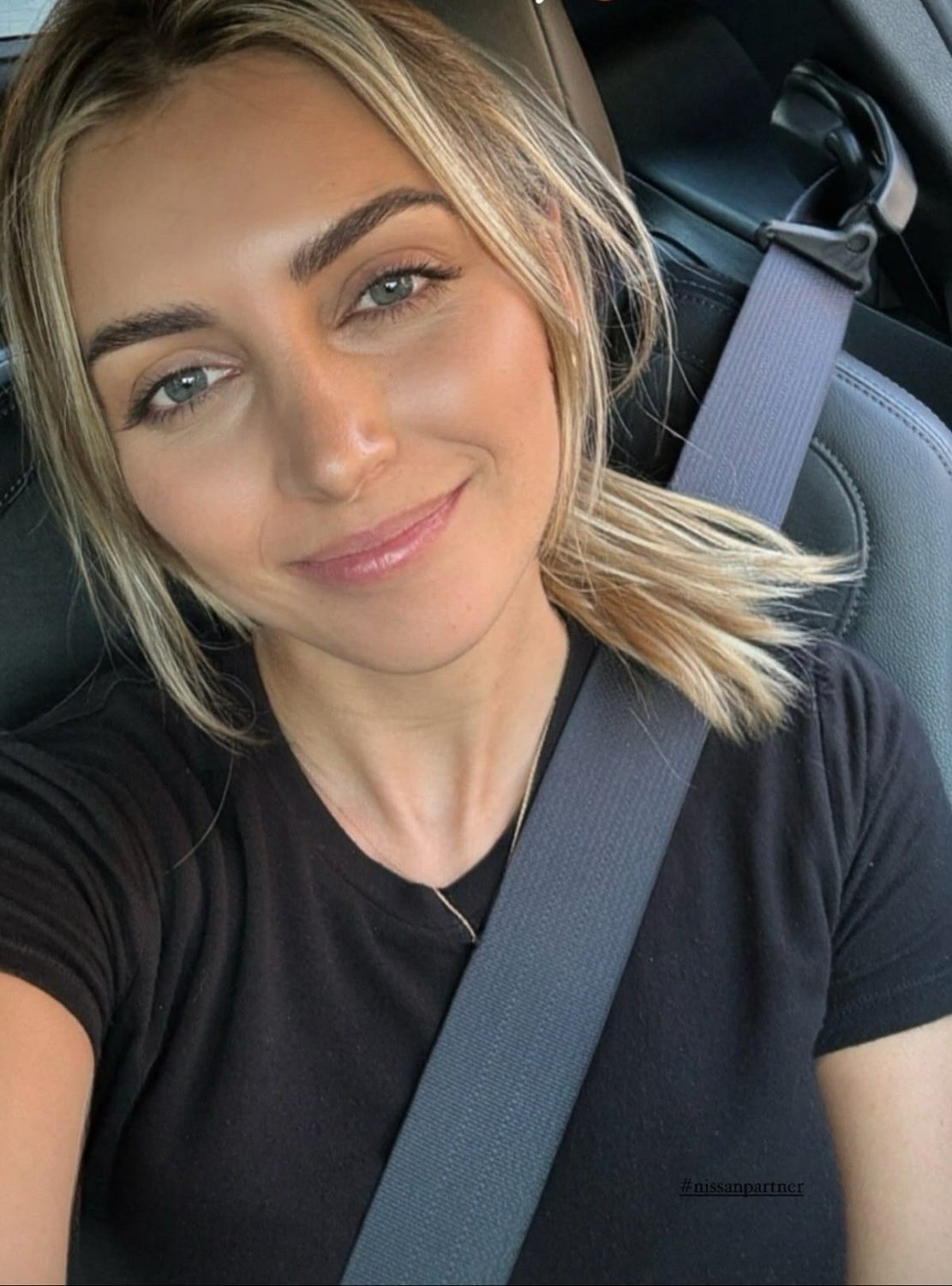 Emelia Hartford is so hot #Sb0q46Vi