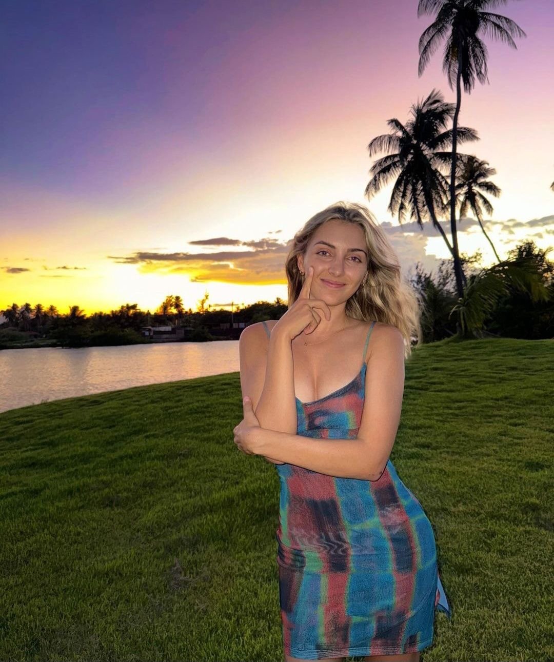 Emelia Hartford is so hot #WdlDaSHN