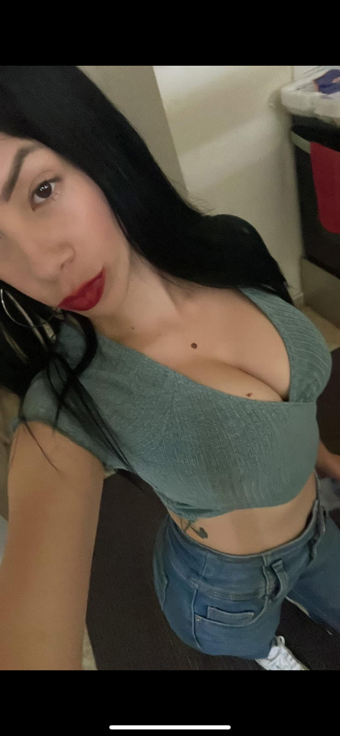 Alguien de aquí tiene videos de ella ? Karen 🇵🇷🇵🇷🇵🇷 puertorico #URgU8kan