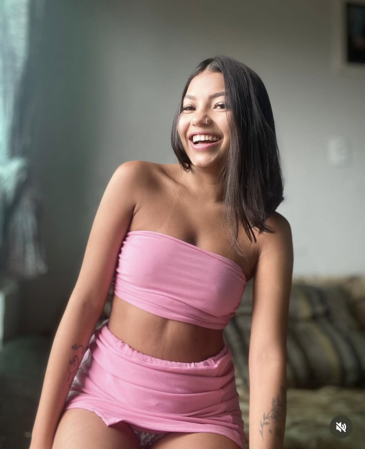 novinha exibida 😈( merece cum tribute? #rNVGla3L