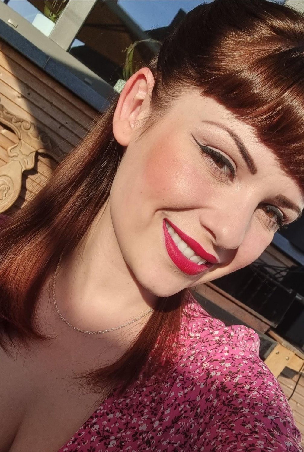 Beauty irl with her hot face #bn4FGEZY