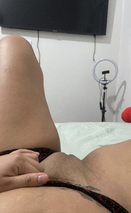 Mais uma bucetuda #F3Hl9Hn3