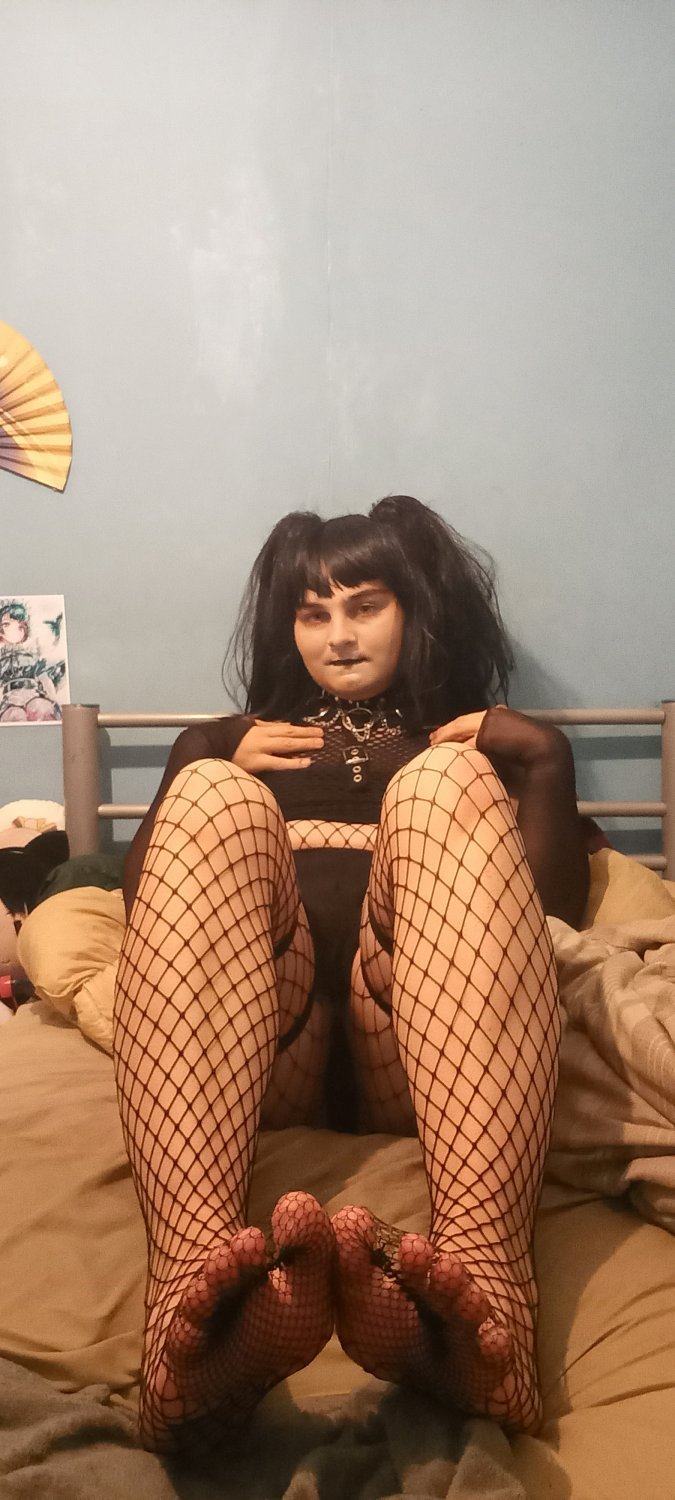 UK Sissy Aimee´s sexy feet exposed: My favourite feet pics. kik: sissygurl4567 (6. Gallery) #ECaE8enT