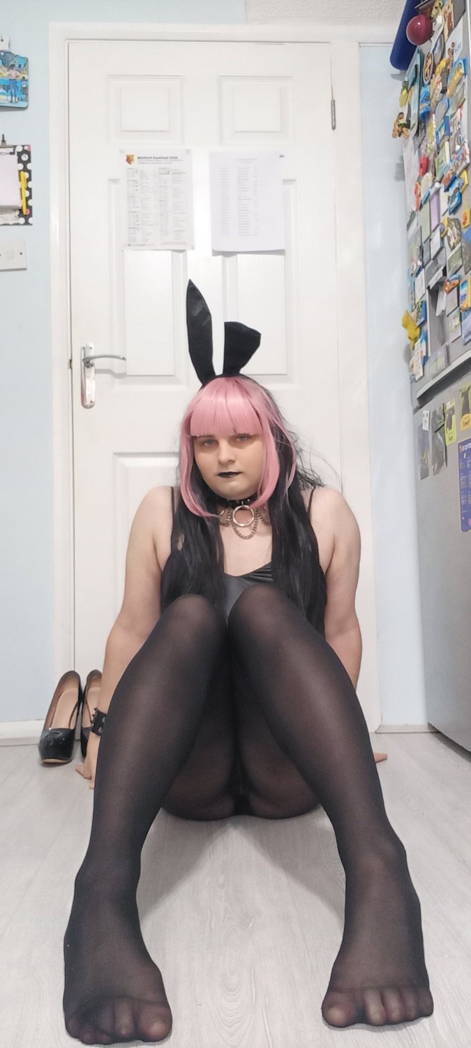 UK Sissy Aimee´s sexy feet exposed: My favourite feet pics. kik: sissygurl4567 (6. Gallery) #gzgzowyf