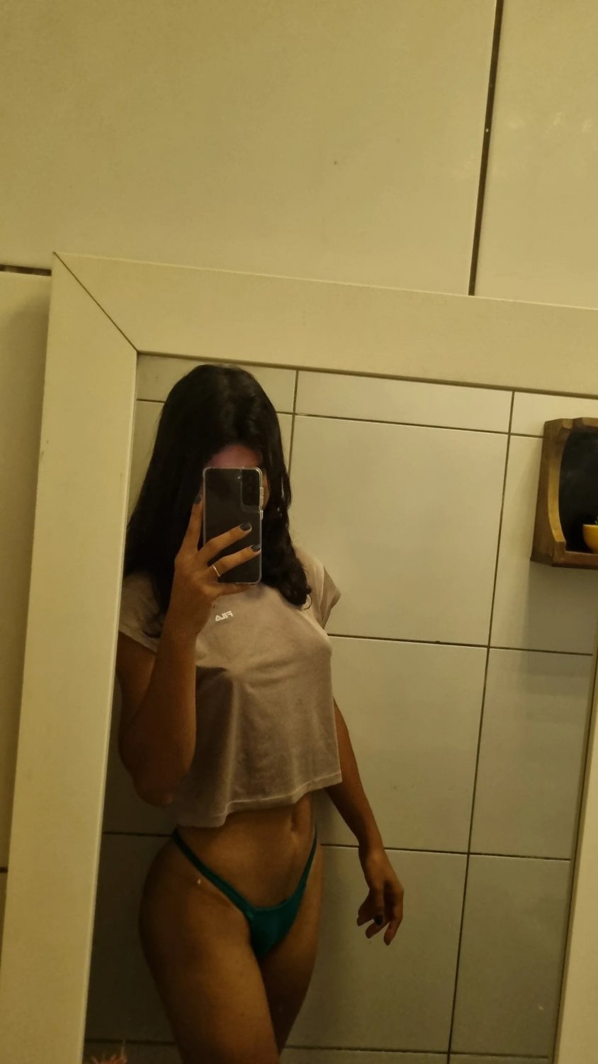 Super cute femboy/trans with nice tits #wyFah77O