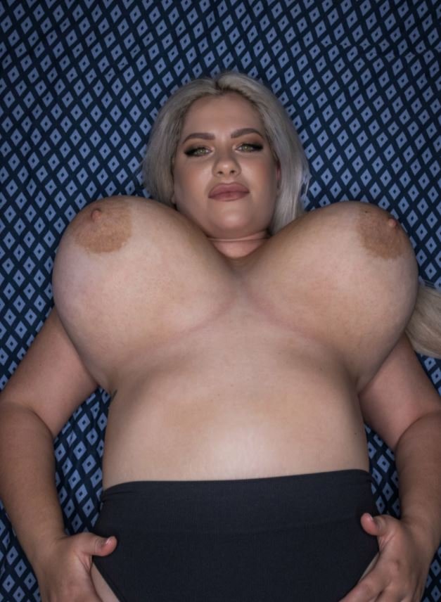 Huge heavy floppers on this model - Nᴉuɐdɥoǝuᴉx #dn8OWQtQ