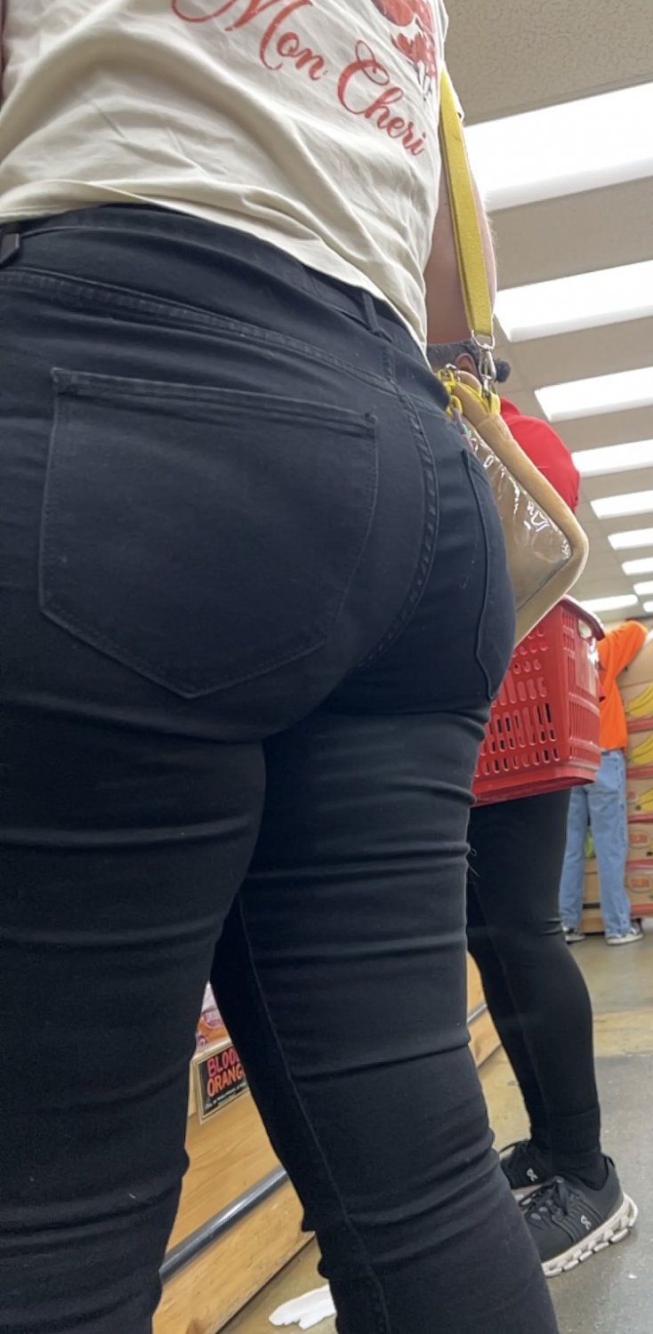 Candid pawg in black jeans #QZgFdbPR