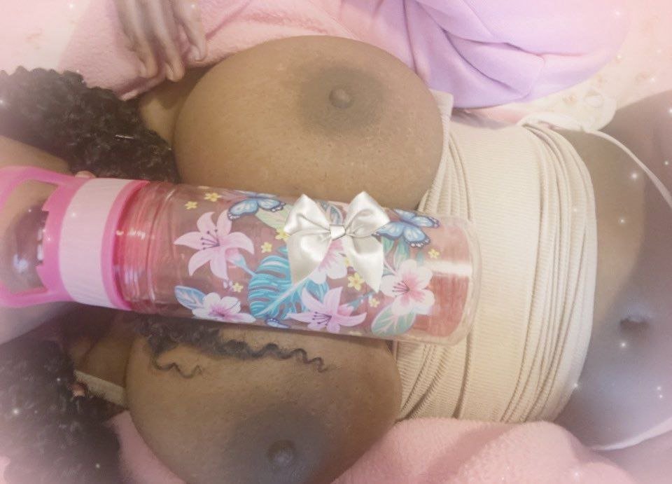 Ebony 🍪 #qW60fOGe