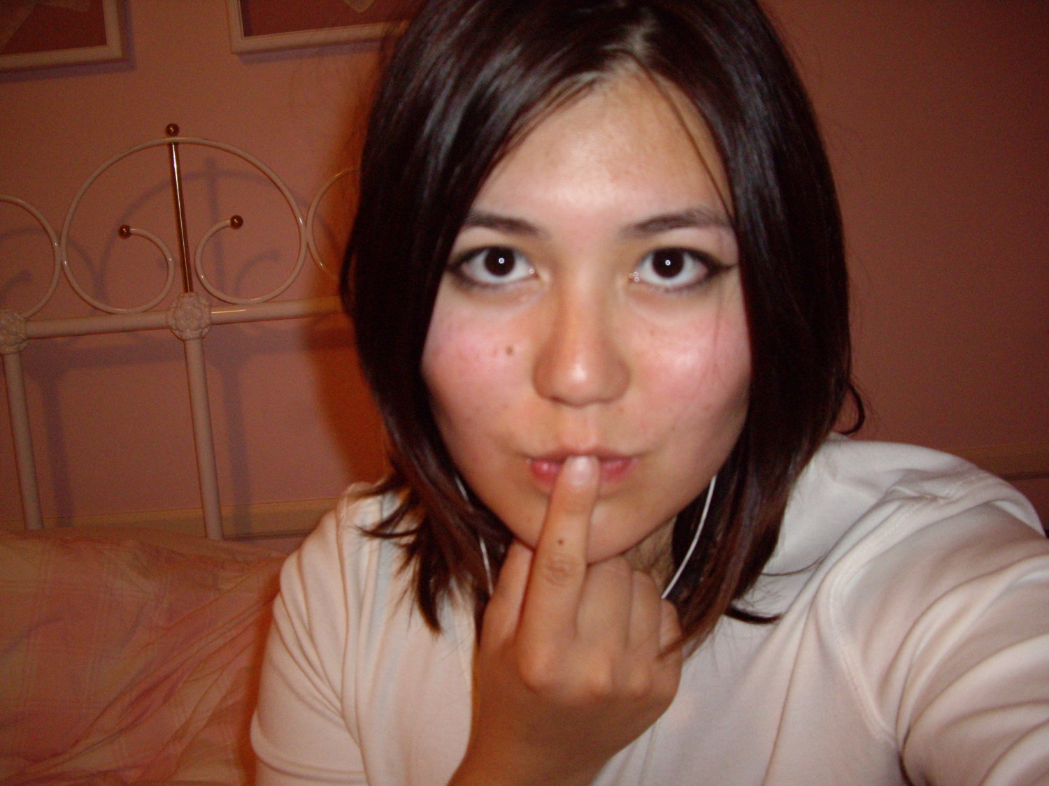 Kazakh girl Anel #02 Selfies in the bedroom #po0T1vqp