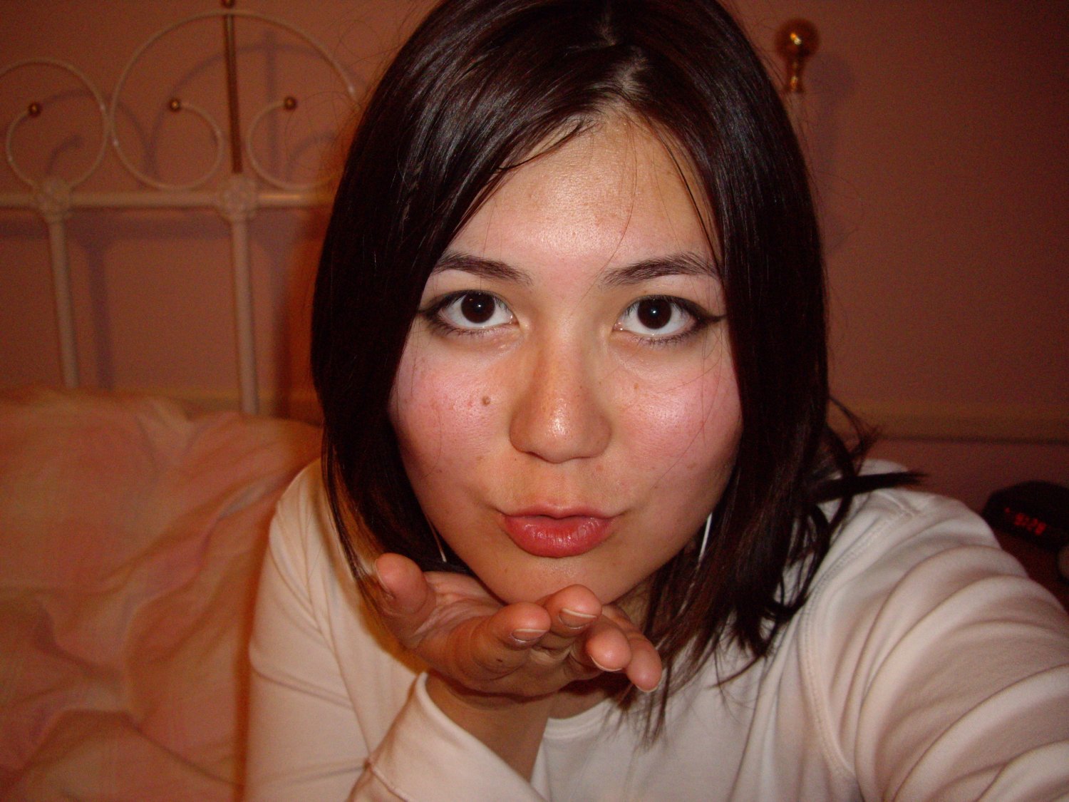 Kazakh girl Anel #02 Selfies in the bedroom #xw61Jhr6