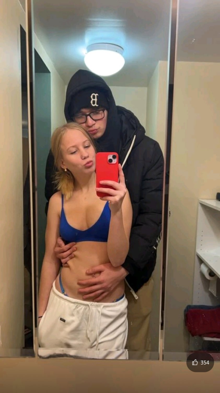 DM me your girl in a bra #LqtNQSLM