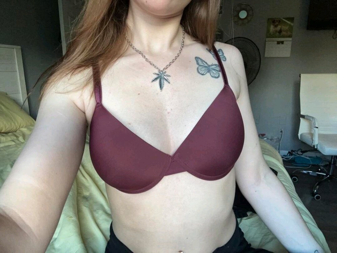 DM me your girl in a bra #R0ZW1oih