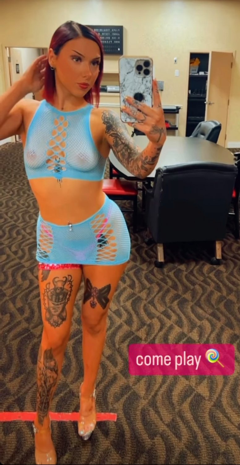 Abigail, stripper I used to know #uQ7vYlYF